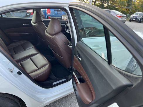 Used 2017 Acura TLX image 12