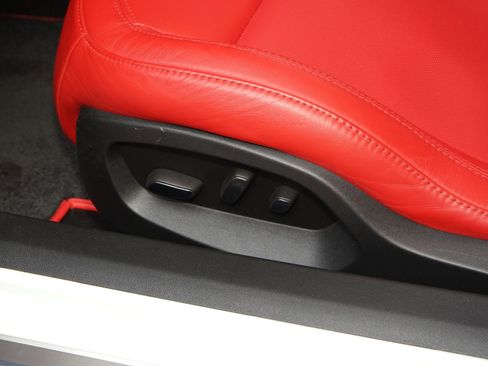 Used 2015 Chevrolet Corvette Z06 w/ 3LZ Preferred Equipment Group image 26