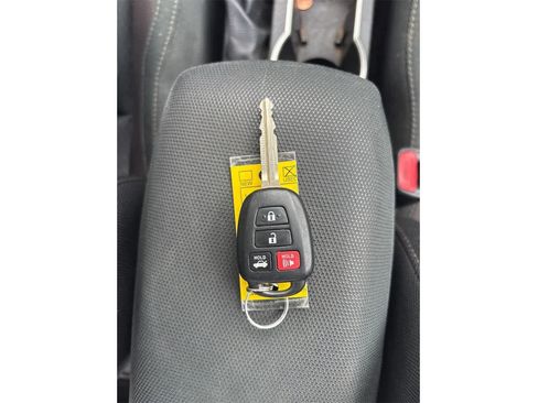 Used 2019 Toyota Corolla LE image 20