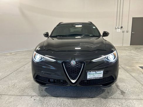 Used 2022 Alfa Romeo Stelvio Ti image 3