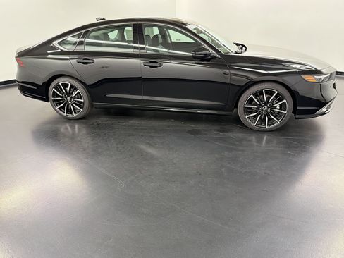 New 2026 Honda Accord Touring image 8