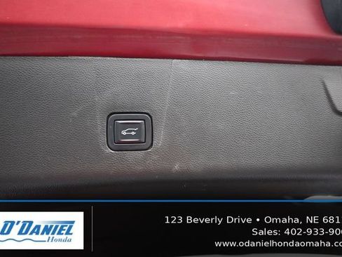 Used 2022 Chevrolet Traverse LT w/ LT Premium Package AWD/4WD image 40
