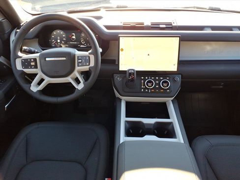 New 2026 Land Rover Defender 110 X-Dynamic SE image 4