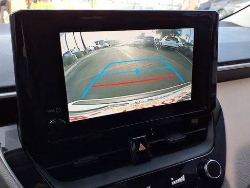 Used 2024 Toyota Corolla LE FWD image 17