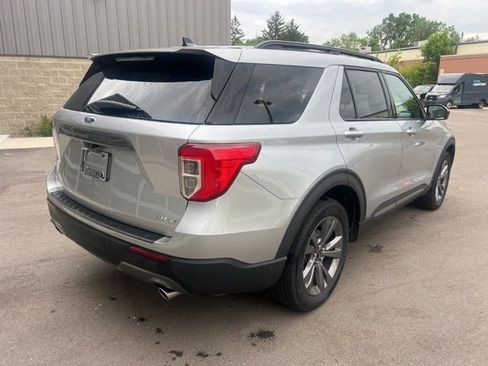 Used 2023 Ford Explorer XLT w/ Equipment Group 202A AWD/4WD image 5