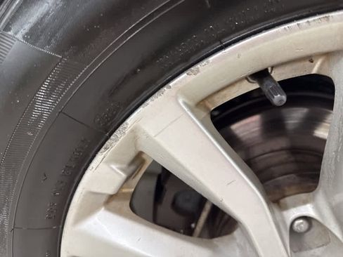 Used 2017 Nissan Rogue SV w/ SV Family Package image 33