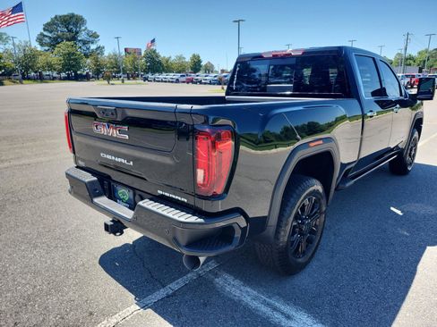 Certified 2023 GMC Sierra 2500 Denali w/ Denali Black Diamond Edition AWD/4WD image 3