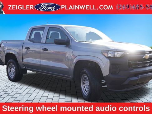 Used 2024 Chevrolet Colorado W/T RWD image 7