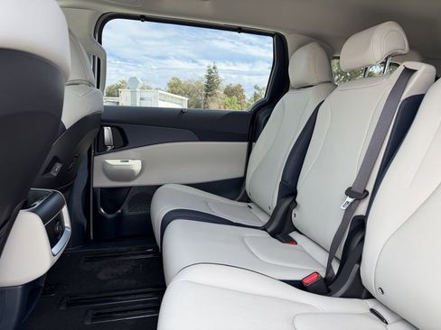 New 2026 Kia Carnival EX FWD image 16
