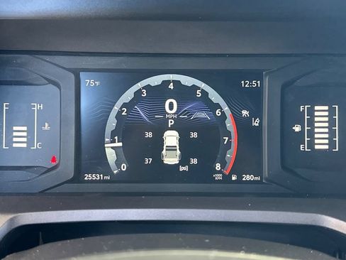 Used 2025 Toyota Tacoma SR5 AWD/4WD image 27