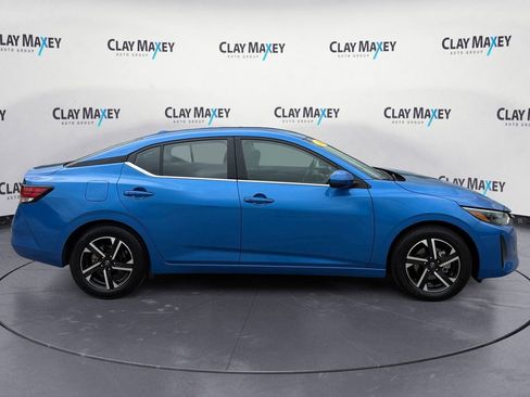 Used 2024 Nissan Sentra SV FWD image 6