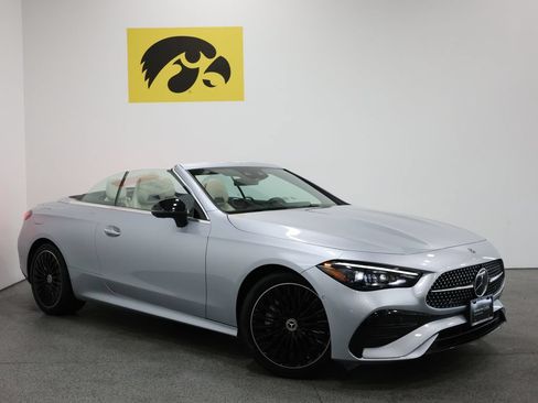 Used 2024 Mercedes-Benz CLE 450 4MATIC Cabriolet image 2