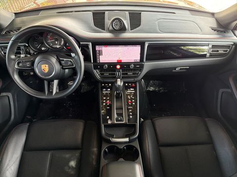 Certified 2023 Porsche Macan Turbo AWD/4WD image 6