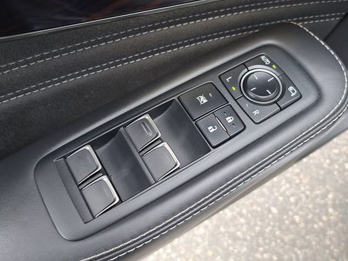 Used 2022 Lexus LS 500 w/ Interior Upgrade Package RWD image 30