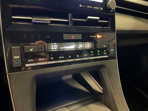 Used 2021 Toyota Avalon XSE FWD image 15
