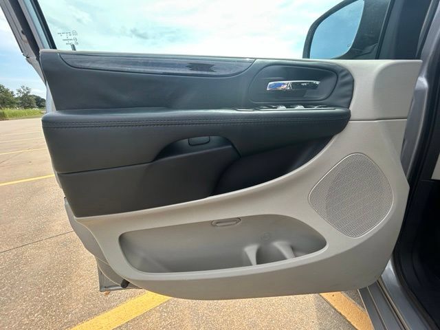 Used 2018 Dodge Grand Caravan SE w/ UConnect Hands-Free Group FWD image 15
