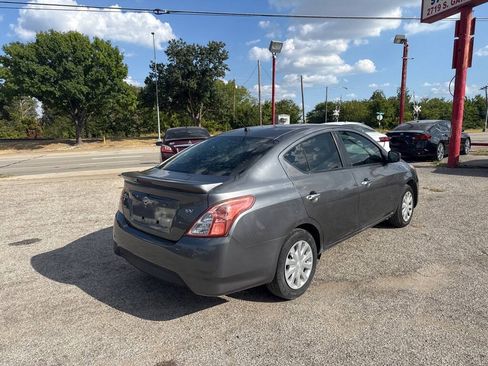 Used 2019 Nissan Versa SV FWD image 6