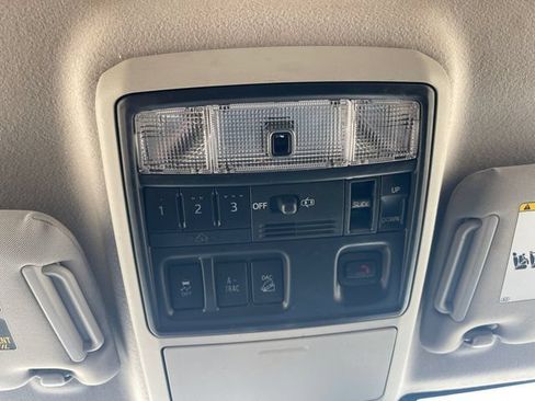 Used 2023 Toyota 4Runner Limited AWD/4WD image 19