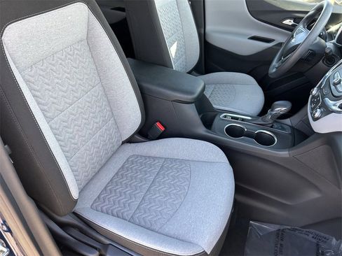 Used 2022 Chevrolet Equinox LS w/ LS Convenience Package image 10