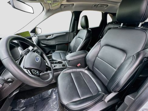 Used 2025 Ford Escape Platinum AWD/4WD image 13