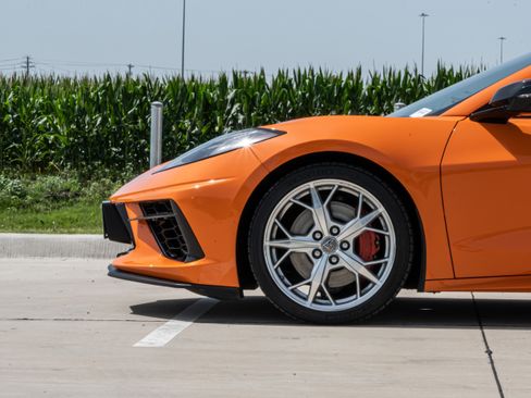 Used 2023 Chevrolet Corvette Stingray Premium Cpe w/ Z51 Performance Package RWD image 32