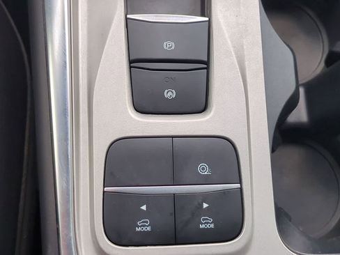 Used 2023 Ford Explorer XLT w/ Equipment Group 202A RWD image 18