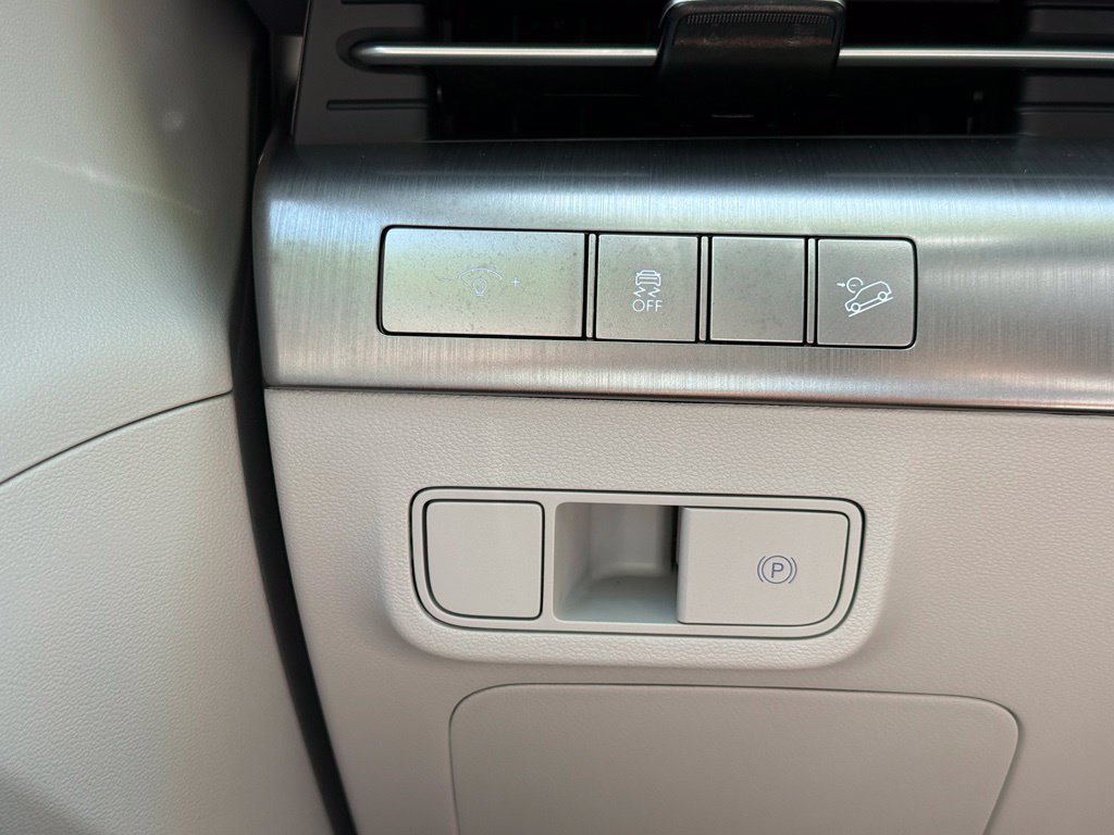 Used 2025 Hyundai Kona SEL FWD image 10