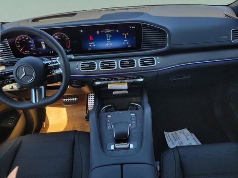 New 2026 Mercedes-Benz GLS 580 4MATIC image 13