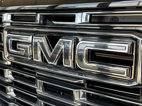 New 2026 GMC Yukon XL Denali Ultimate AWD/4WD image 8