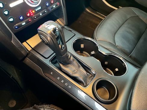 Used 2018 Ford Explorer Limited image 17