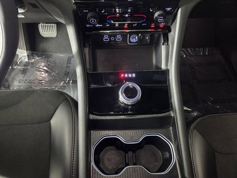 Used 2025 Jeep Grand Cherokee Altitude RWD image 13