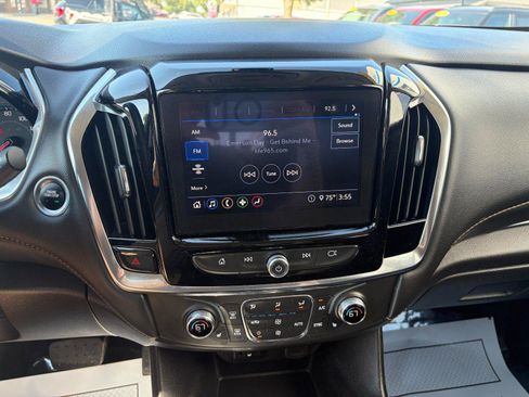 Used 2021 Chevrolet Traverse LT AWD/4WD image 12