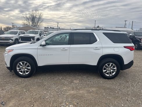 Used 2021 Chevrolet Traverse LT image 2