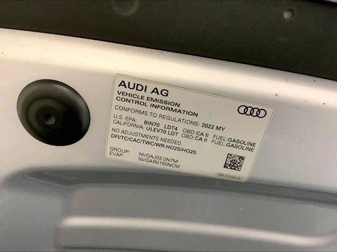 Used 2022 Audi Q8 Premium Plus image 31