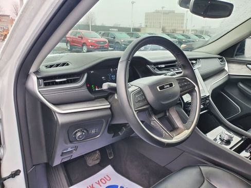 Used 2022 Jeep Grand Cherokee L Limited image 10