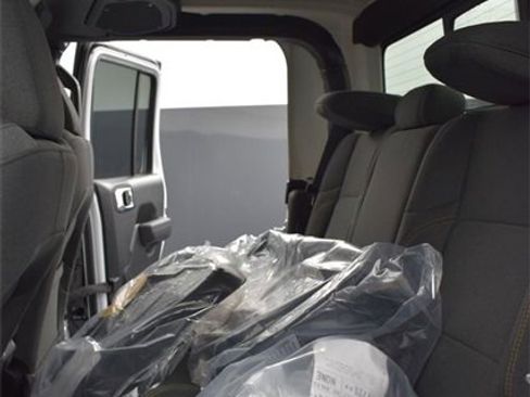 New 2025 Jeep Gladiator Sport image 8