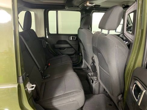 Used 2023 Jeep Wrangler Sahara image 27