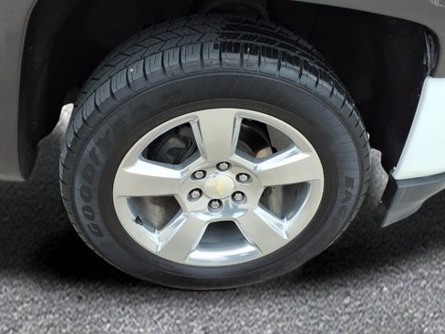 Used 2018 Chevrolet Silverado 1500 LT w/ Texas Edition image 9