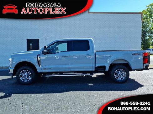 Used 2025 Ford F250 Lariat AWD/4WD image 1
