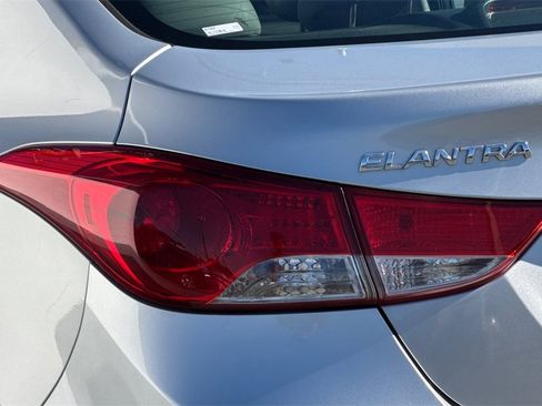 Used 2013 Hyundai Elantra Limited image 24