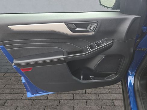 Certified 2022 Ford Escape SE w/ Cold Weather Package image 10