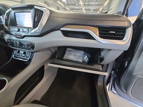Certified 2021 GMC Terrain SLE w/ Driver Convenience Package AWD/4WD image 30