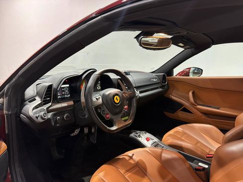 Used 2013 Ferrari 458 Spider RWD image 18