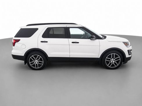 Used 2017 Ford Explorer Sport w/ Equipment Group 401A AWD/4WD image 4
