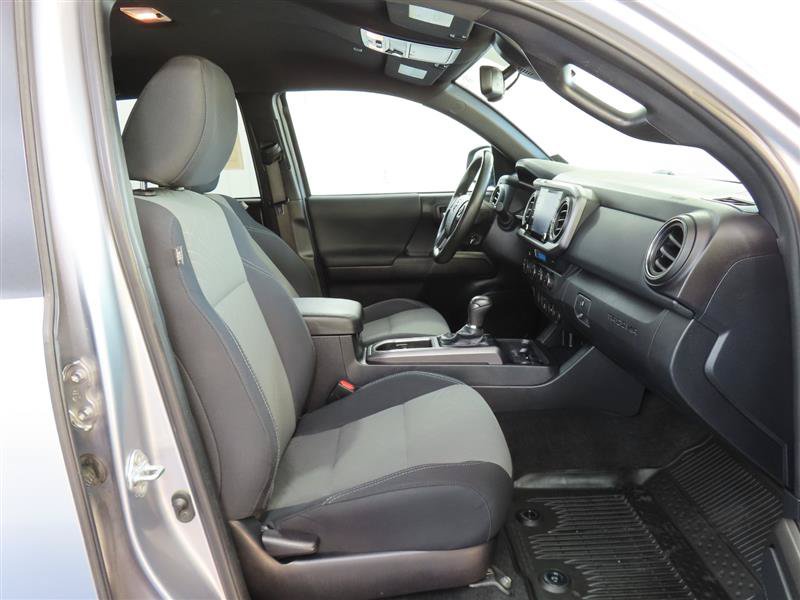 Used 2021 Toyota Tacoma TRD Sport AWD/4WD image 29