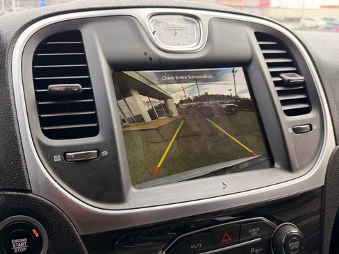 Used 2021 Chrysler 300 Touring L image 21