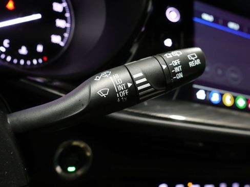 Used 2023 Buick Envision Essence image 35