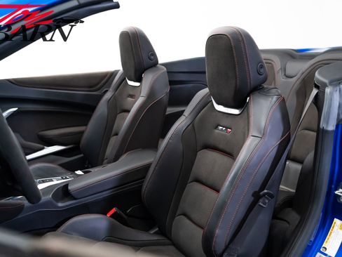 Used 2018 Chevrolet Camaro ZL1 w/ LPO, ZL1 Protection Package RWD image 32