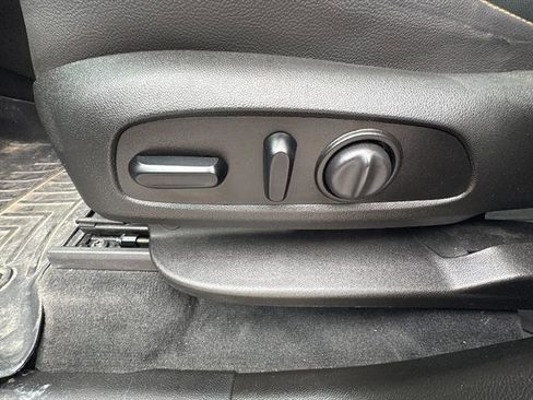 Used 2021 Chevrolet Traverse Premier image 16