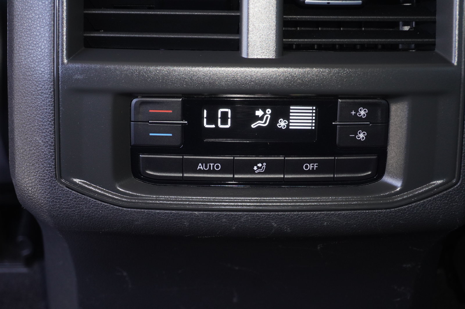 Used 2022 Volkswagen Atlas SE FWD image 11